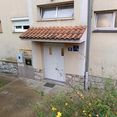 Garfild Apartamento *